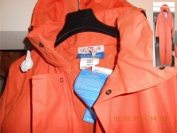 coltul dreapta sus - costumul intreg