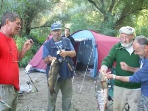 Vali Petrovici.jpg (109.56 KiB) Viewed 22092 times Nu mai stiu de unde am luat poza - sa fiu iertat si eu...